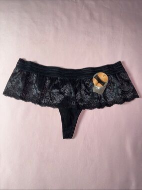 Lace Ruffle Thong Panty - Black